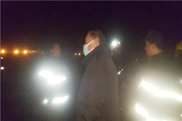محافظ أسيوط يتفقد موقع حادث انفجار سيارة 