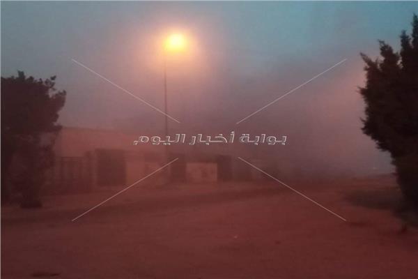 تصاعد أدخنة من مصنع العبور