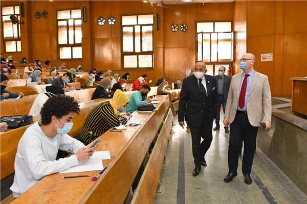 امتحانات الفصل الدراسي الأول