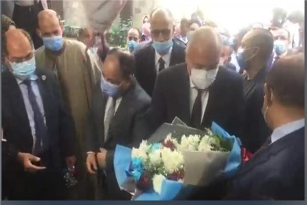 معيط يفتتح أعمال تطوير المديرية المالية بقنا