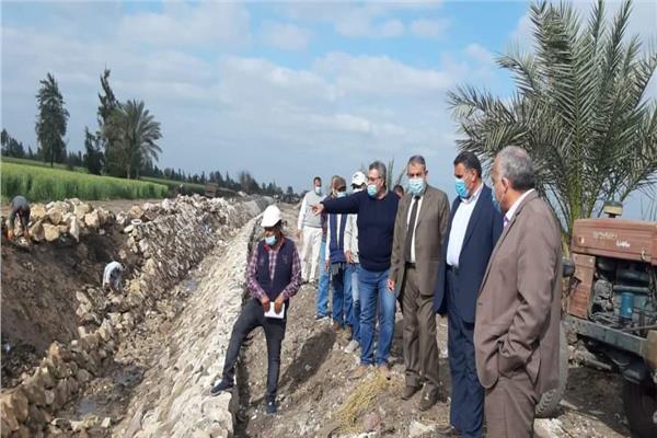 رئيس مصلحة الرى يتفقد أعمال تأهيل الترع بالبحيرة