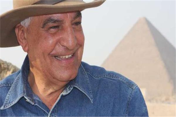 زاهي حواس خبير الآثار