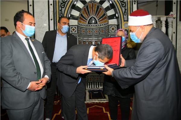 محافظ الغربية يفتتح مسجدين 