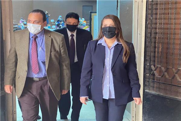 نائب رئيس جامعة بنها يتفقد سير الامتحانات بكلية الآداب 