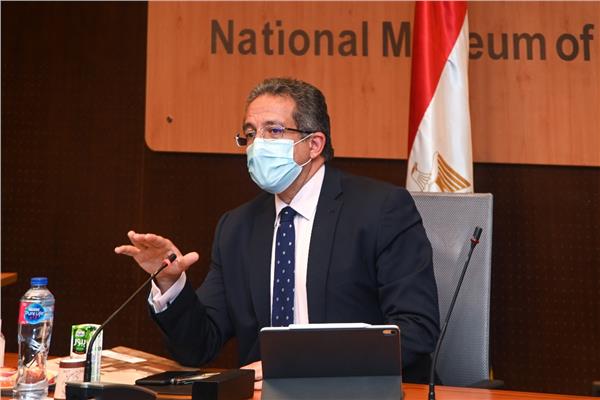 وزير السياحة والآثار