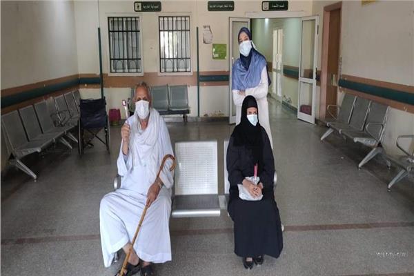 تعافى و خروج حالتي كورونا من مستشفى قفط التعليمى بقنا 