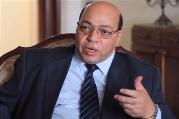  الدكتور شاكر عبد الحميد