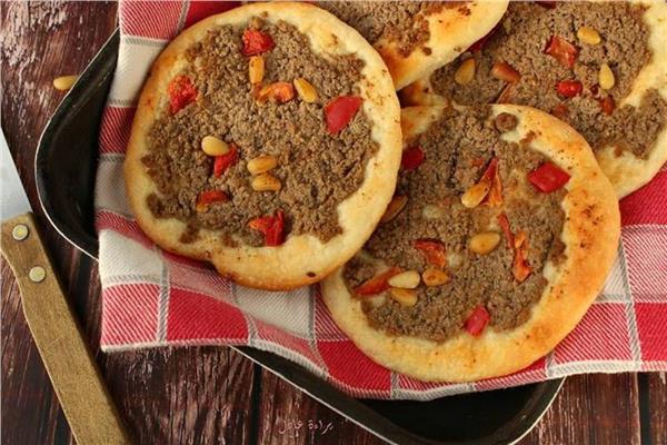  الصفيحة باللحمة المفرومة