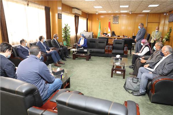 وزيرة البيئة