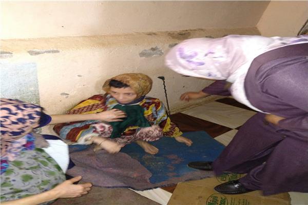 هناء سرور تستجيب لاستغاثة ام كفيفة