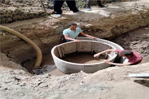 تبطين الترع ومتابعة اعمال الصرف الصحي
