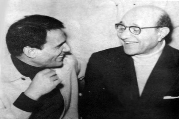 عبد الحليم حافظ مع أستاذه محمد عبد الوهاب