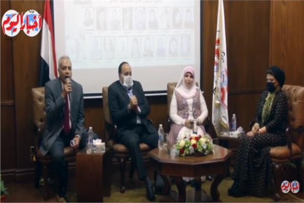 الأمهات المثاليات