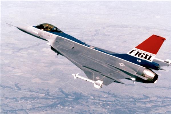 F-16 XL