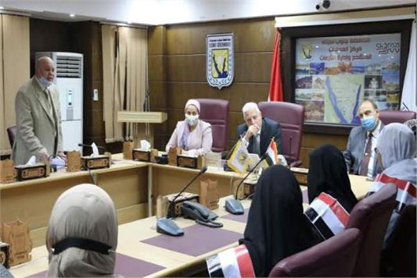محافظ جنوب سيناء يكرم الأمهات المثاليات