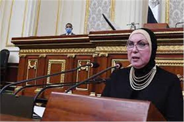 وزيرة الضناعة أمام البرلمان