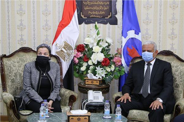 وزيرة البيئة ومحافظ السويس