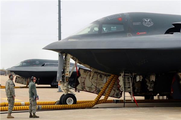 قاذفة شبح B-21 Raider