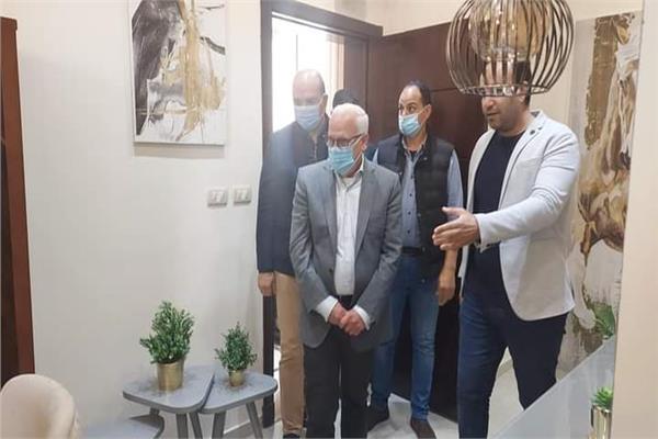 محافظ بورسعيد يتابع تطوير المشروعات السياحية