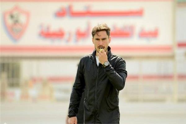 فرناندو مدرب الأحمال