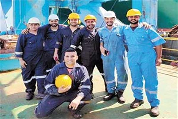 عمال قناة السويس سطروا ملحمة جديدة تحدث عنها العالم