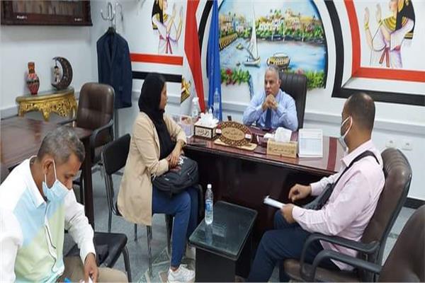 وكيل تعليم أسوان يستقبل مدير جمعية مستثمرى الطاقة الشمسية