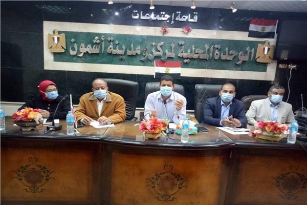 تنفيذى مركز أشمون يناقش مشروعات مبادرة حياة كريمة