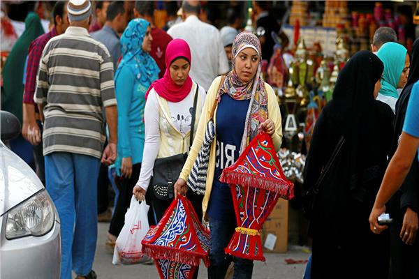 استعدادات المواطنين لشهر رمضان الكريم - أرشيفية