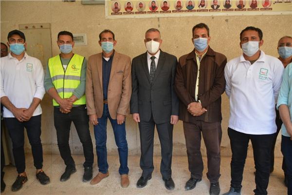  محافظ سوهاج يتفقد فعاليات القوافل الطبية لعلاج المواطنين بالمنشاة وجرجا