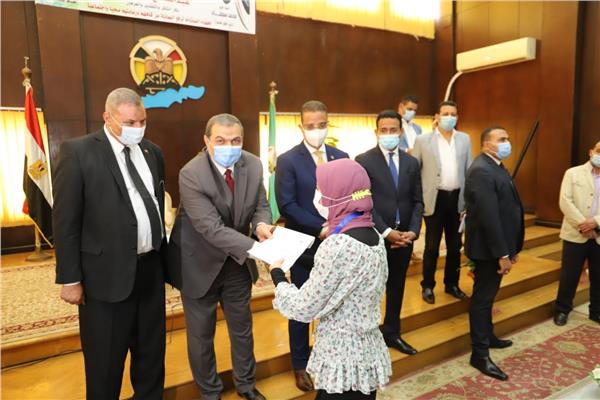 وزير القوي العاملة محمد سعفان