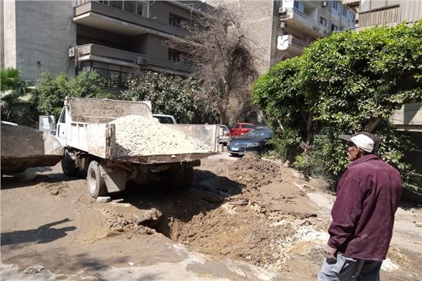 حى العجوزة ينتهي من أستعدادات الانارة و الطرق قبل شهر رمضان الكريم