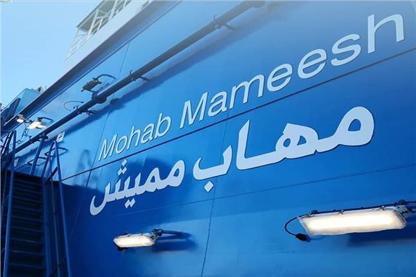 الكراكة مميش الأكبر في الشرق الأوسط تصل قناة السويس