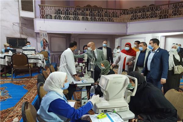  قافلة لعلاج مرضى العيون مجانا بالشرقية