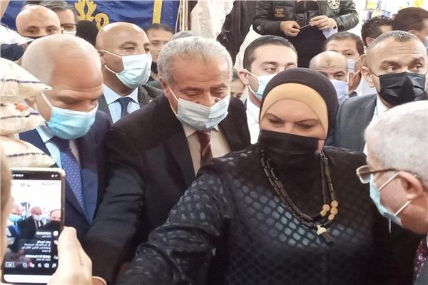 وزيرا التموين والصناعة