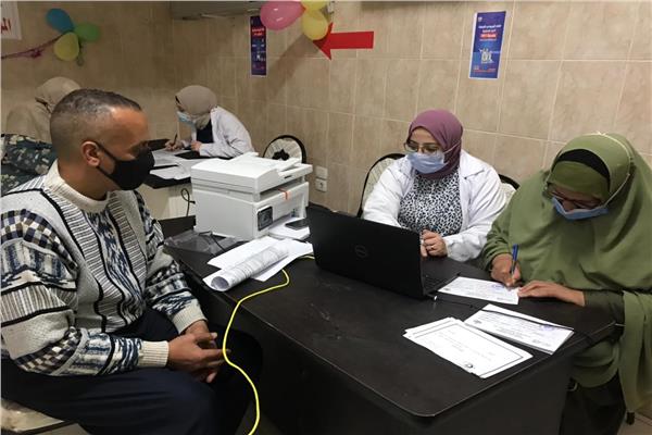 إقبال متزايد على مراكز التطعيم بلقاح كورونا بالشرقية 