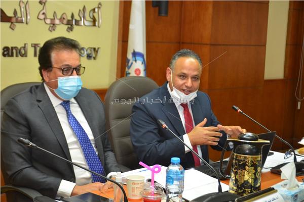  الدكتور محمود صقر رئيس أكاديمية البحث العلمى
