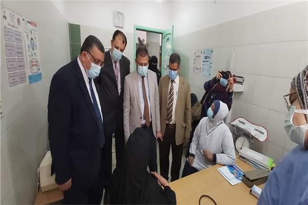 طب المنوفية تشارك فى القافلة المتكاملة  بقرية العراقية 