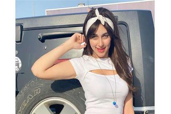 القبض علي منار سامي فتاة التيك توك بمدينة نصر   