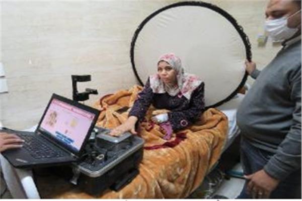 جانب استخراج بطاقات للمواطنين