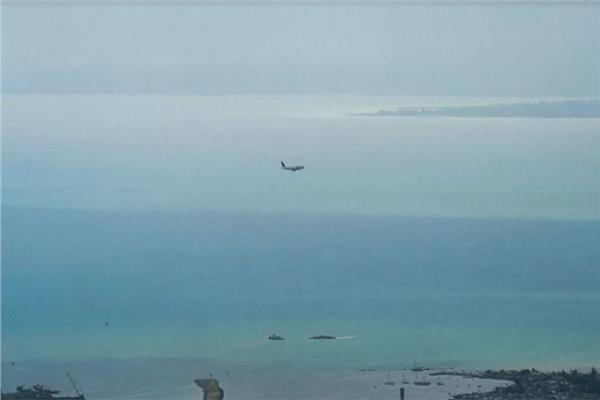 هبوط طائرة على مواطنين في البحر بفلوريدا 