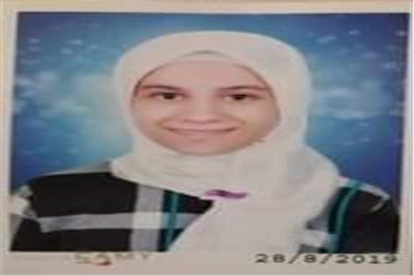 الطالبة مني