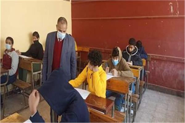 طلاب صفوف النقل