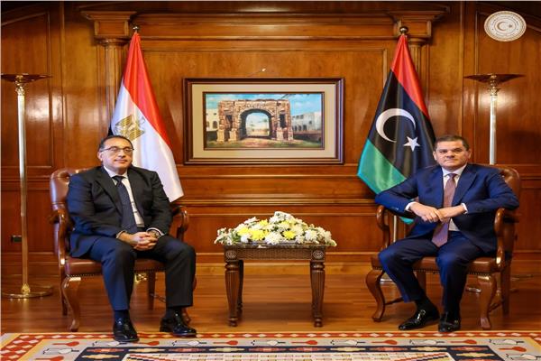 خلال لقاء رئيس الوزراء برئيس الحكومة الليبية