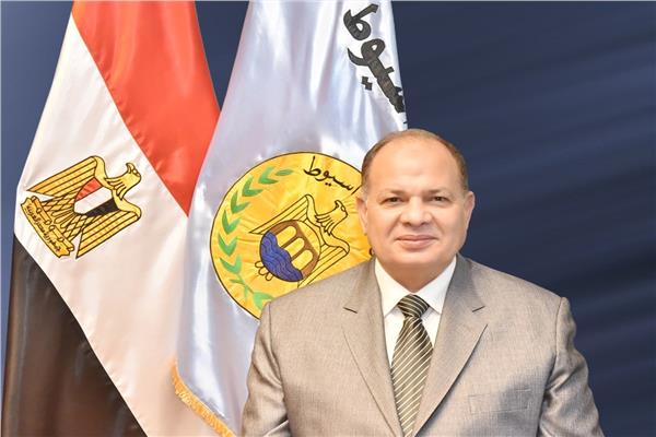 محافظ أسيوط  اللواء عصام سعد