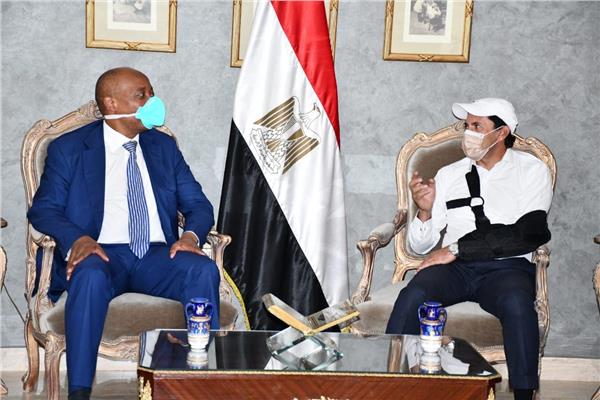 وزير الشباب الرياضة يستقبل رئيس الكاف