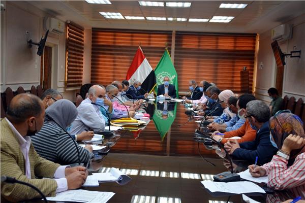 اجتماع محافظ القليوبية 