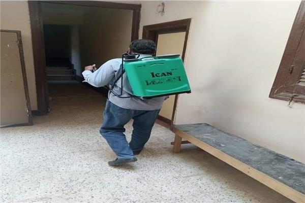 حملات تعقيم وتطهير بمركز منفلوط بأسيوط 