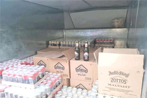 ضبط ٢٢٨٠ عبوة مشروبات كحولية بأسيوط قبل توزيعها بطرق غير قانونية 