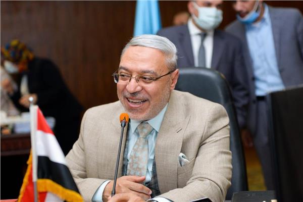 الدكتور محمود ذكى رئيس الجامعة