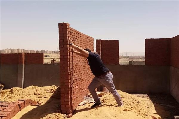 وقف أعمال بناء  مخالف بالبساتين